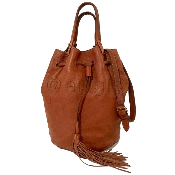 Madewell Handbags - ❤️ Madewell Austin Tassel Crossbody Bag Saddle